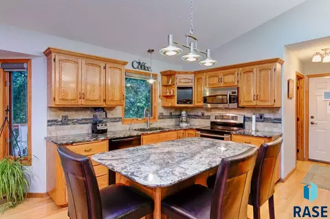 3521 E Braeburn Cir, Sioux Falls, SD 57103 photo 6