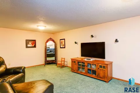 3521 E Braeburn Cir, Sioux Falls, SD 57103 photo 18