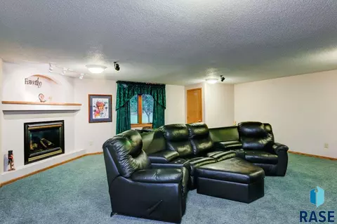 3521 E Braeburn Cir, Sioux Falls, SD 57103 photo 17