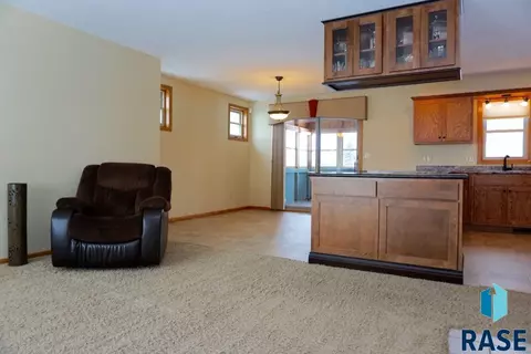 3600 E Dudley Ln, Sioux Falls, SD 57103 photo 4