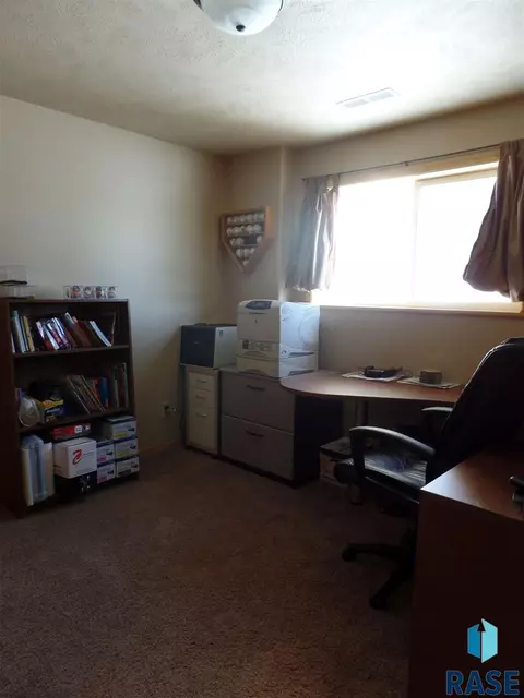 Undisclosed, Sioux Falls, SD 57107 photo 13