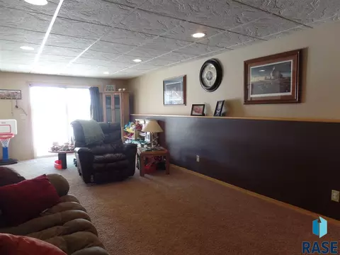 Undisclosed, Sioux Falls, SD 57107 photo 15