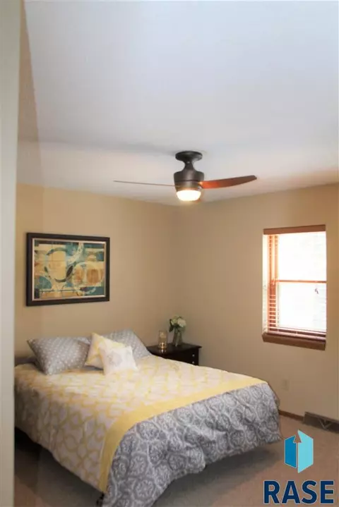 Undisclosed, Sioux Falls, SD 57103 photo 8