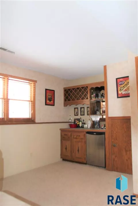 Undisclosed, Sioux Falls, SD 57103 photo 12