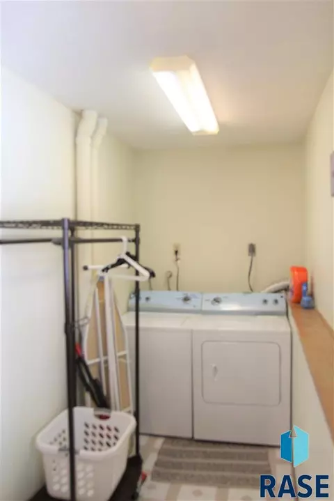 Undisclosed, Sioux Falls, SD 57103 photo 10