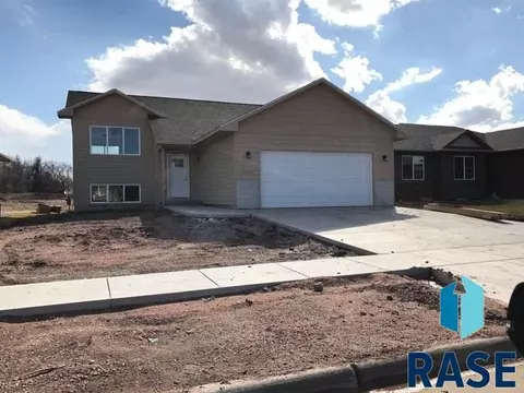 3413 E Brewster St, Sioux Falls, SD 57108 photo 1