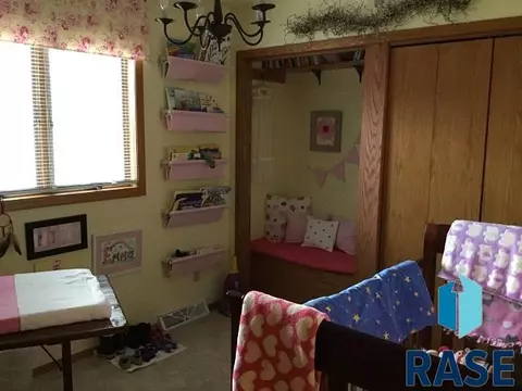 418 Cedar Ct, Madison, SD 57042 photo 16