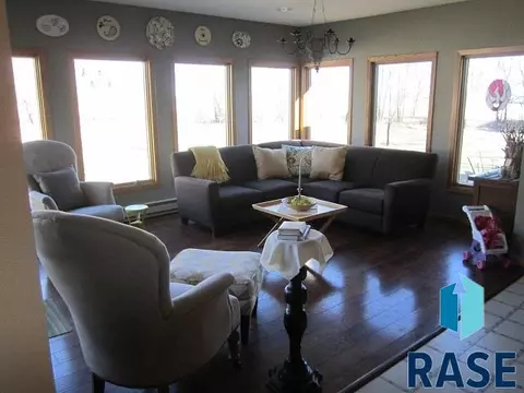 418 Cedar Ct, Madison, SD 57042 photo 10