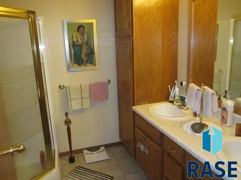 418 Cedar Ct, Madison, SD 57042 photo 13