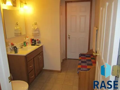 418 Cedar Ct, Madison, SD 57042 photo 29