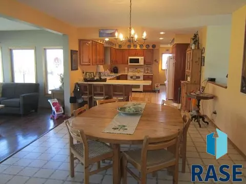 418 Cedar Ct, Madison, SD 57042 photo 7