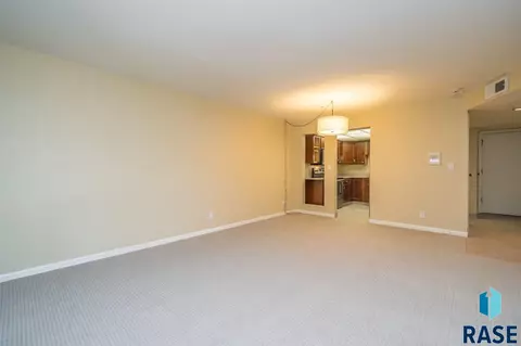 Undisclosed, Sioux Falls, SD 57105 photo 9