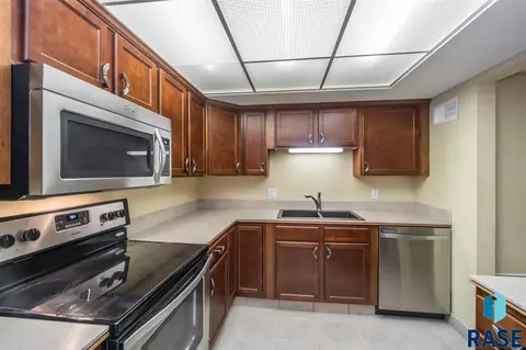 Undisclosed, Sioux Falls, SD 57105 photo 4