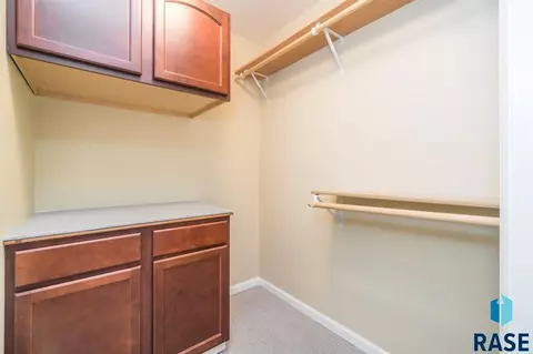 Undisclosed, Sioux Falls, SD 57105 photo 14