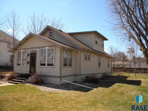 509 N Blanche Ave, Madison, SD 57042 photo 4