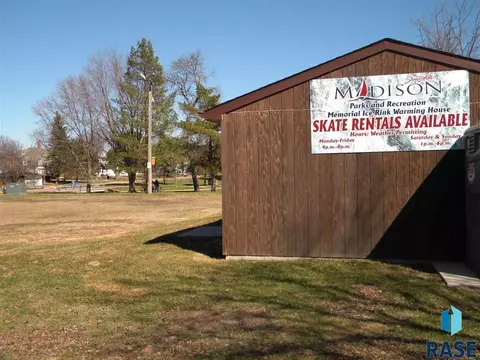 509 N Blanche Ave, Madison, SD 57042 photo 29