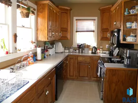 509 N Blanche Ave, Madison, SD 57042 photo 18