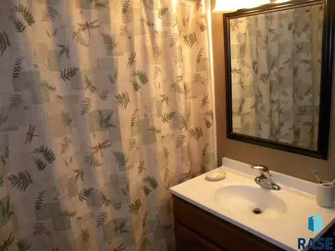509 N Blanche Ave, Madison, SD 57042 photo 23