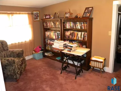 509 N Blanche Ave, Madison, SD 57042 photo 27