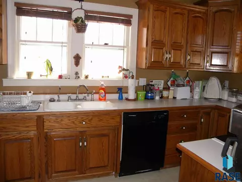 509 N Blanche Ave, Madison, SD 57042 photo 19