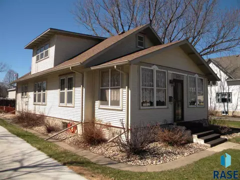 509 N Blanche Ave, Madison, SD 57042 photo 1