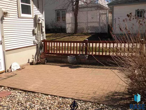 509 N Blanche Ave, Madison, SD 57042 photo 6