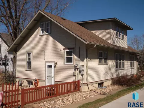 509 N Blanche Ave, Madison, SD 57042 photo 5