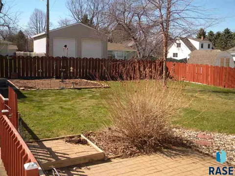 509 N Blanche Ave, Madison, SD 57042 photo 8