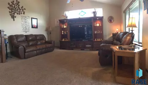 935 N Cole Ave, Tea, SD 57064 photo 3