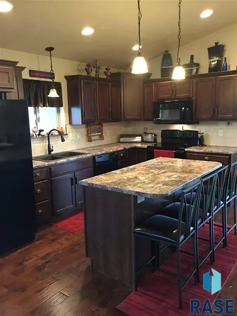 935 N Cole Ave, Tea, SD 57064 photo 6