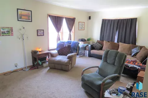 405 Cedar Ave, Marion, SD 57043 photo 5