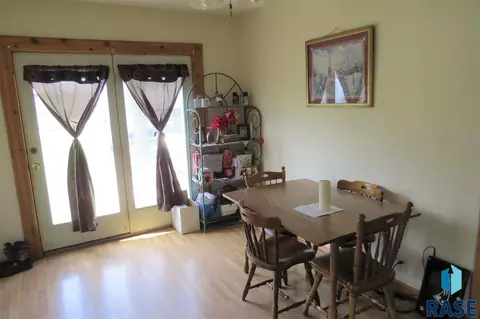 405 Cedar Ave, Marion, SD 57043 photo 4