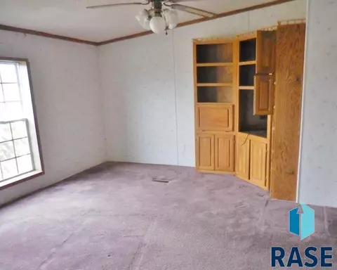531 SE 8th St, Madison, SD 57042 photo 11
