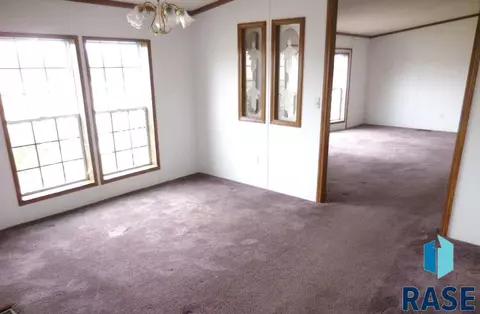 531 SE 8th St, Madison, SD 57042 photo 10