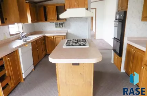 531 SE 8th St, Madison, SD 57042 photo 8
