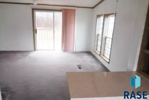 531 SE 8th St, Madison, SD 57042 photo 7