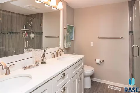 1501 S 5th Ave, Sioux Falls, SD 57105 photo 16