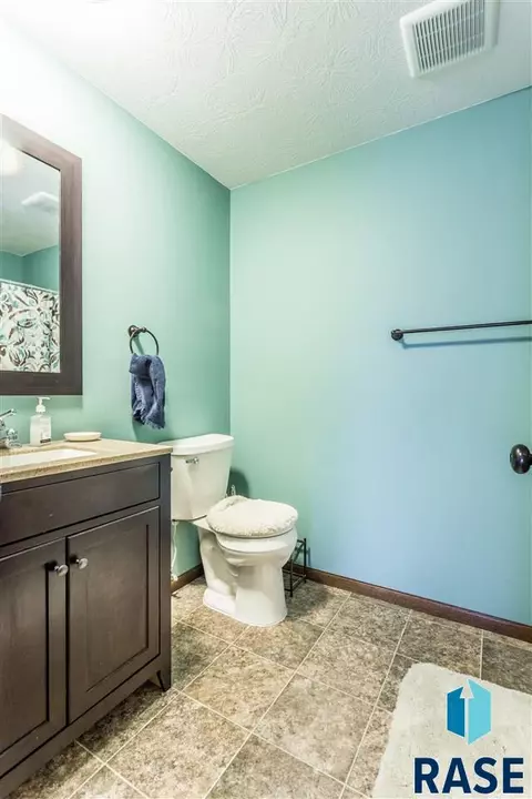 1205 N Caleb Ave, Sioux Falls, SD 57103 photo 16