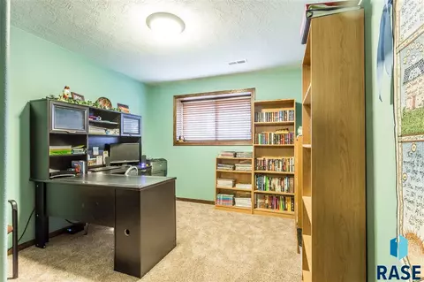 1205 N Caleb Ave, Sioux Falls, SD 57103 photo 17