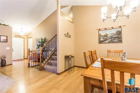 1205 N Caleb Ave, Sioux Falls, SD 57103 photo 6
