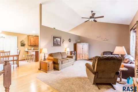 1205 N Caleb Ave, Sioux Falls, SD 57103 photo 13