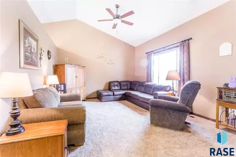 1205 N Caleb Ave, Sioux Falls, SD 57103 photo 11
