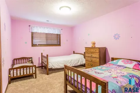 1205 N Caleb Ave, Sioux Falls, SD 57103 photo 22