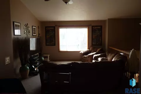 5604 S Aaron Ave, Sioux Falls, SD 57106 photo 4