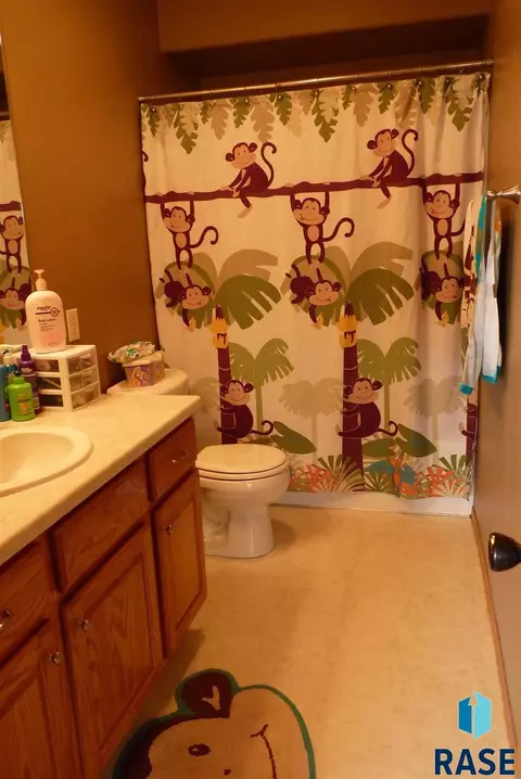 5604 S Aaron Ave, Sioux Falls, SD 57106 photo 7
