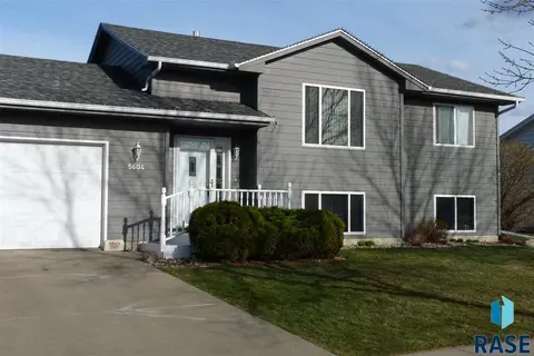 5604 S Aaron Ave, Sioux Falls, SD 57106 photo 1