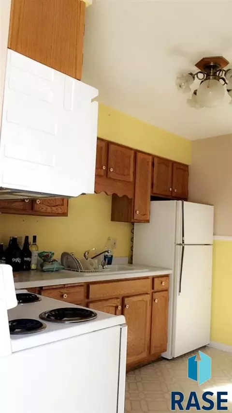 1409 E Oak St, Sioux Falls, SD 57105 photo 7