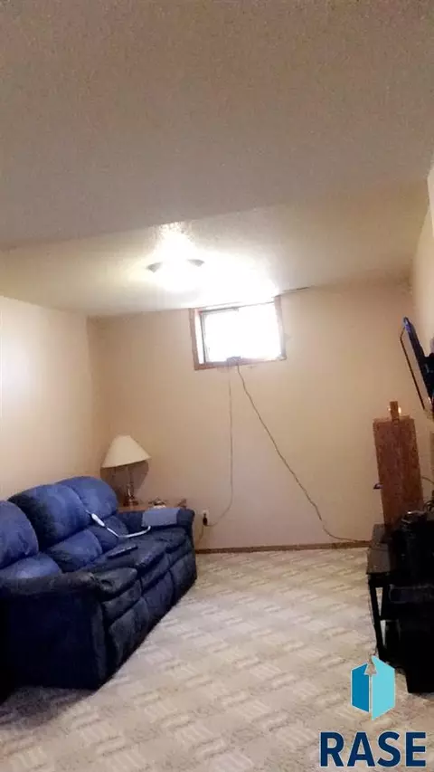 1409 E Oak St, Sioux Falls, SD 57105 photo 10