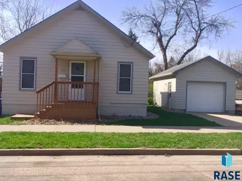 1409 E Oak St, Sioux Falls, SD 57105 photo 1