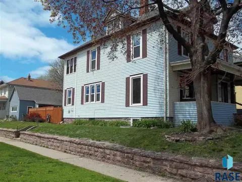 727 S Duluth Ave, Sioux Falls, SD 57104 photo 2